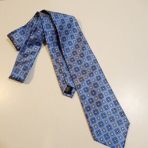 CM Gold Series Designed In Italy Men's 100% Sil Blue Print Tie